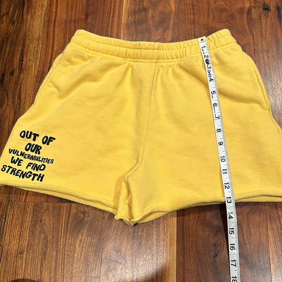 Mayfair The Label Yellow Sweat Shorts Size M/L - Picture 5 of 5
